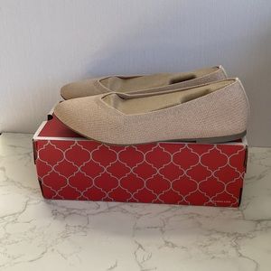 Skechers Cleo Gold Sparkle Size 10 NIB